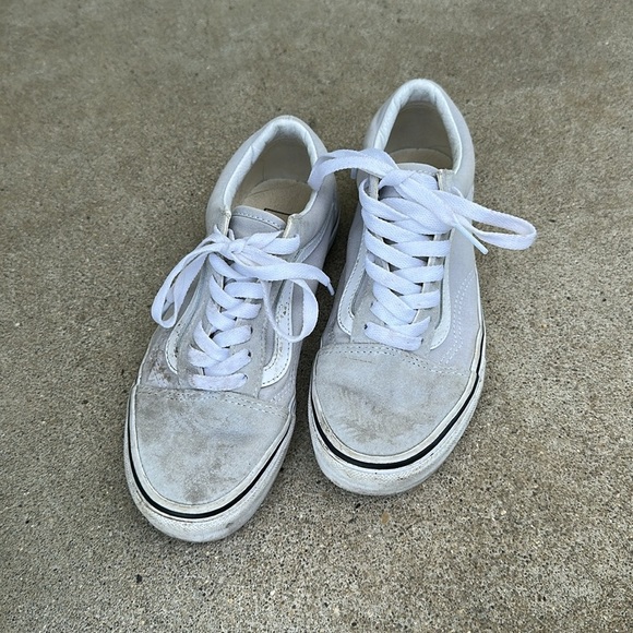 Light grey vans shoes women’s size 6 - Picture 2 of 5